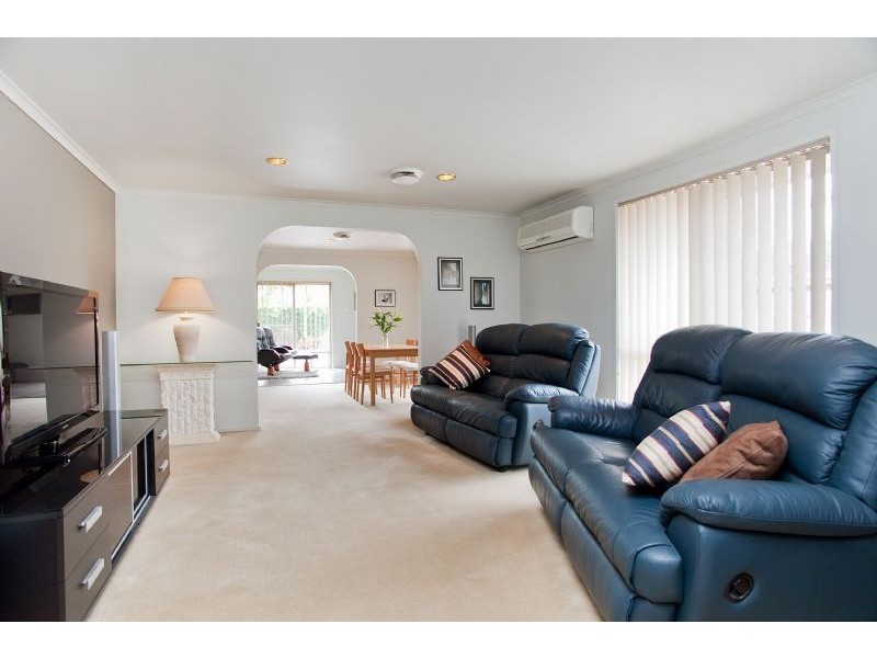 28 Rokeby Crescent, Craigieburn VIC 3064