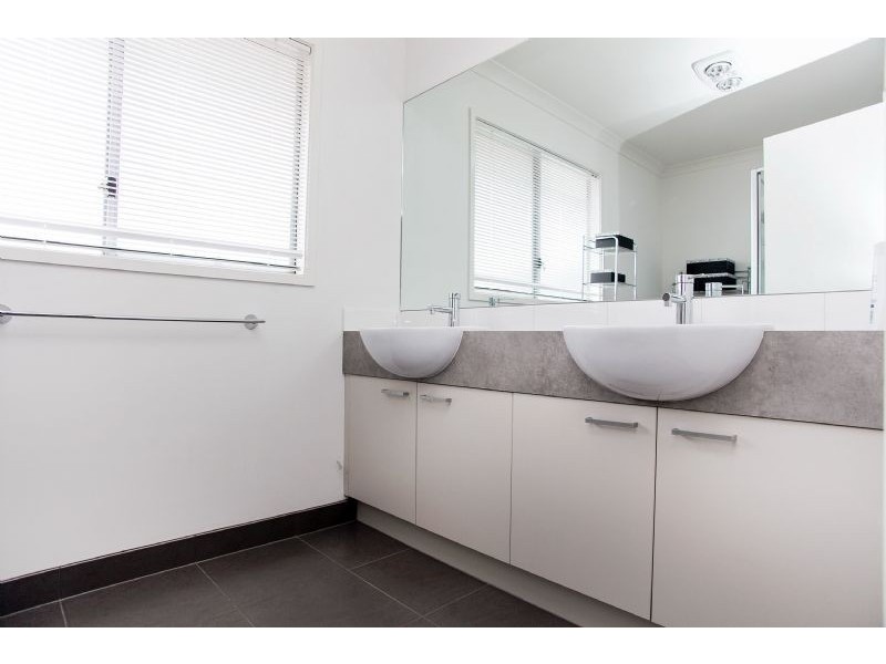 14 St.Ives Place, Craigieburn VIC 3064