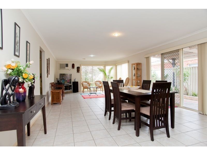 13 Foxglove Lane, Craigieburn VIC 3064