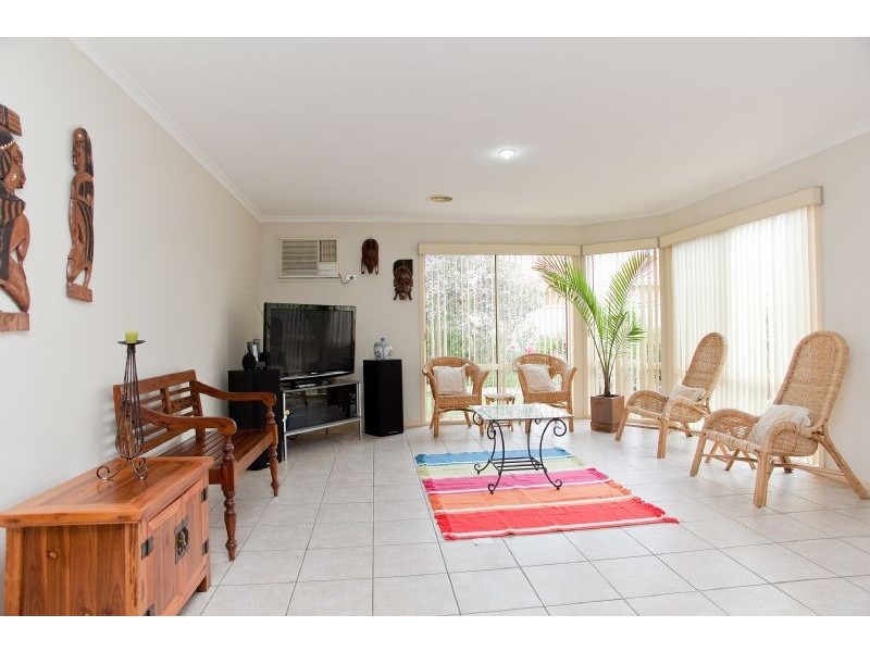 13 Foxglove Lane, Craigieburn VIC 3064