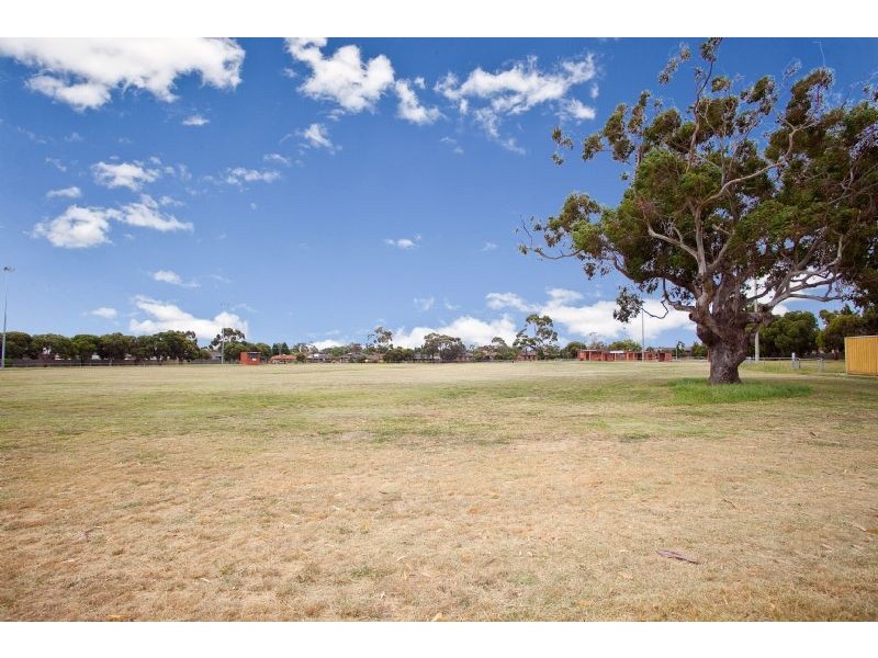 13 Foxglove Lane, Craigieburn VIC 3064