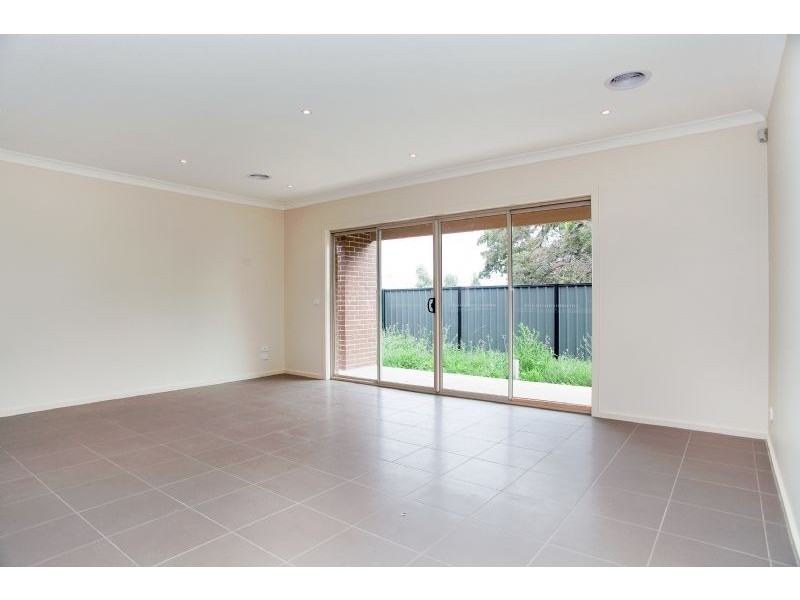 48 Highbury Circuit, Craigieburn VIC 3064