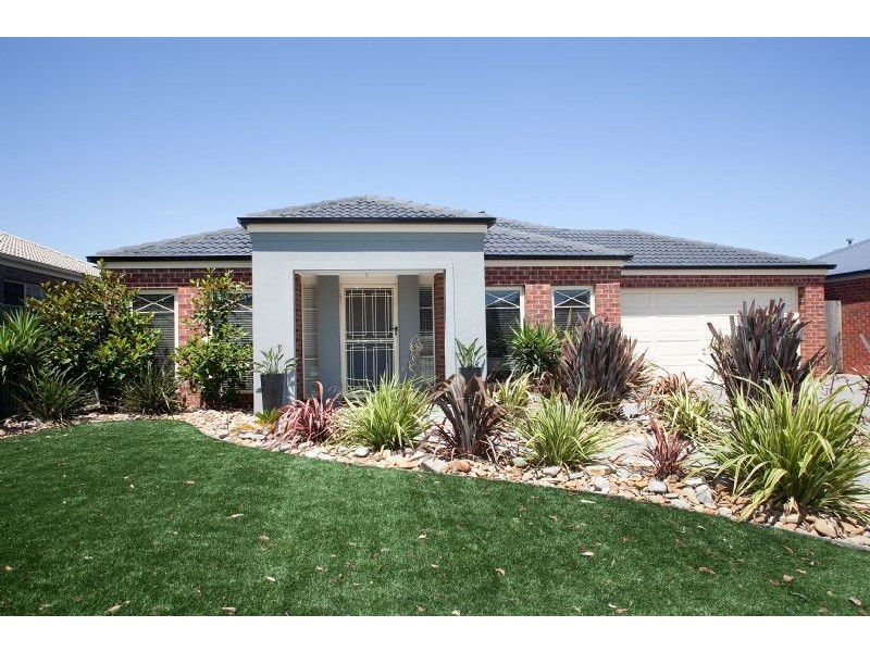 16 Beckett Way, Craigieburn VIC 3064