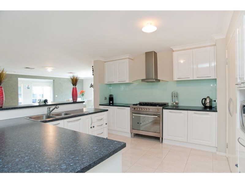 16 Beckett Way, Craigieburn VIC 3064