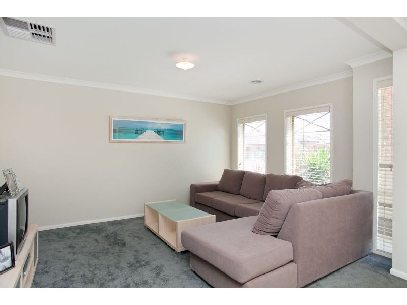 16 Beckett Way, Craigieburn VIC 3064