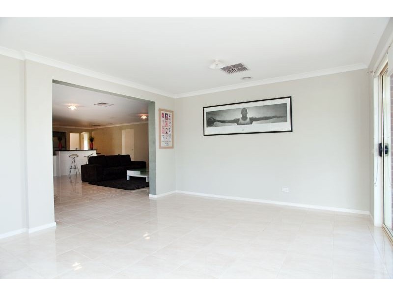 16 Beckett Way, Craigieburn VIC 3064