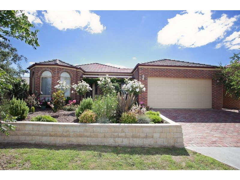 3 Amur Avenue, Roxburgh Park VIC 3064