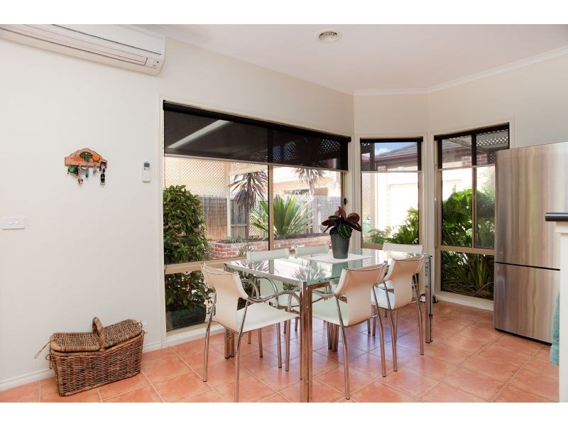 3 Amur Avenue, Roxburgh Park VIC 3064