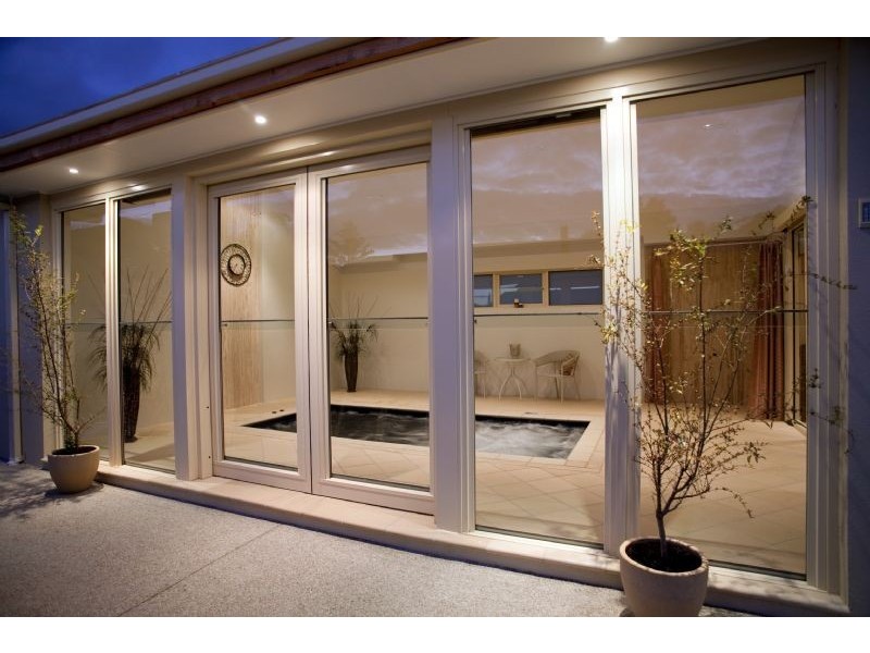 14 Dianne Avenue, Craigieburn VIC 3064