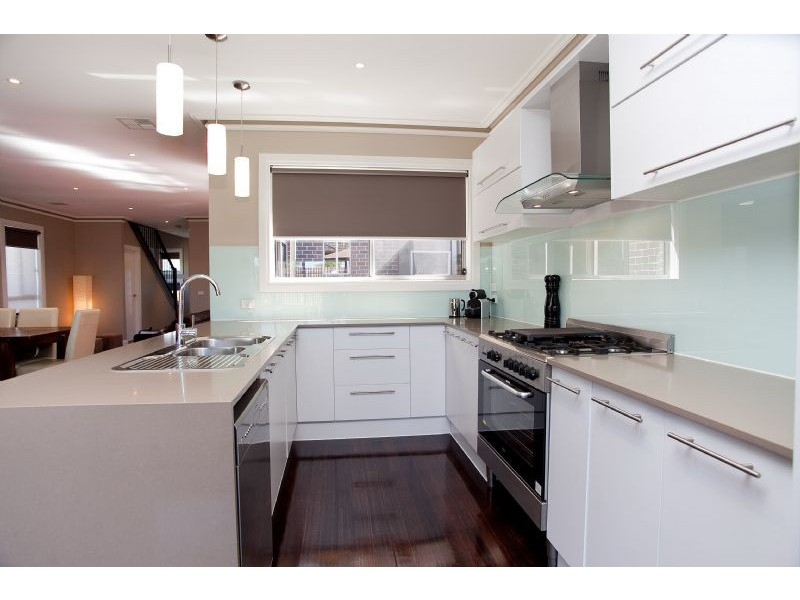 10 Grosvenor Square, Craigieburn VIC 3064