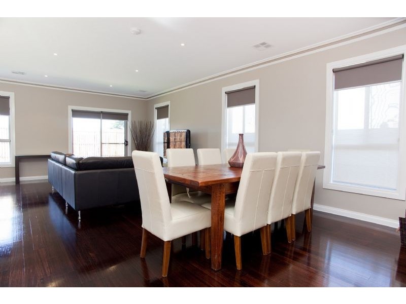 10 Grosvenor Square, Craigieburn VIC 3064