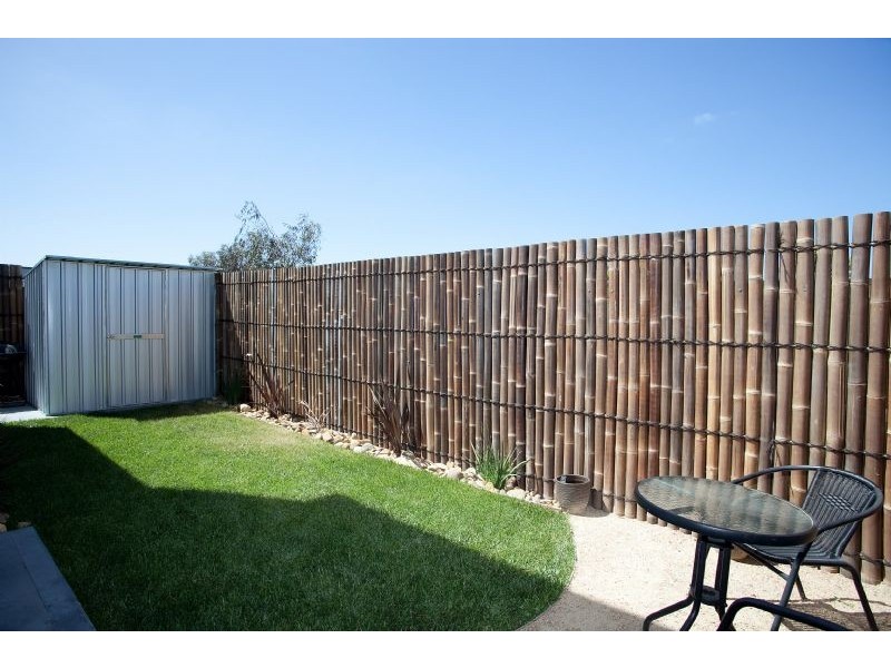 10 Grosvenor Square, Craigieburn VIC 3064