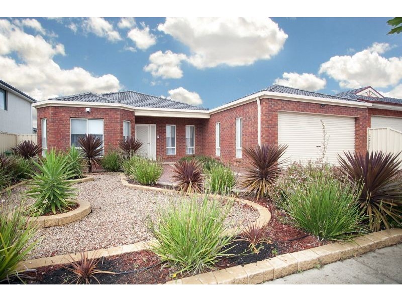 65 Lockwood Drive, Roxburgh Park VIC 3064