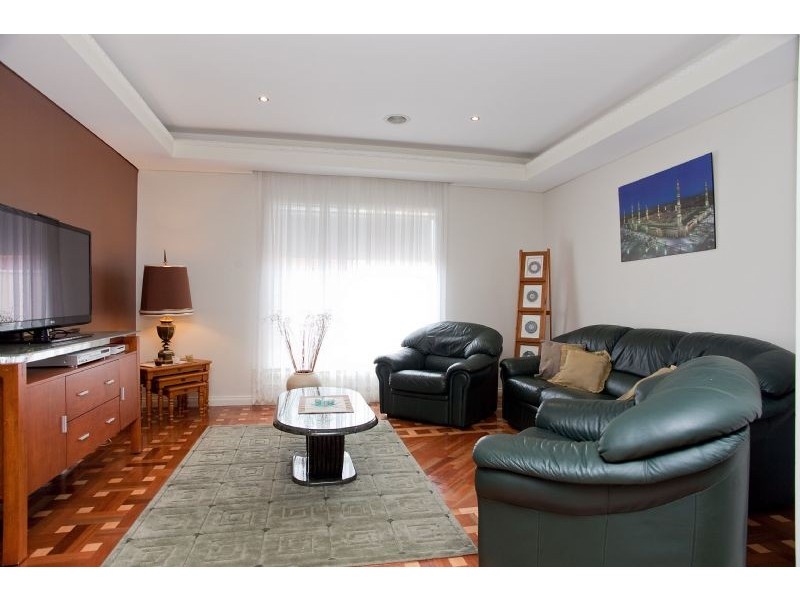 65 Lockwood Drive, Roxburgh Park VIC 3064