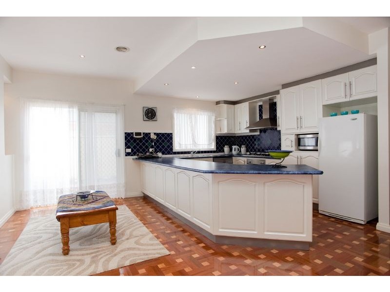 65 Lockwood Drive, Roxburgh Park VIC 3064