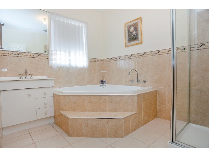 65 Lockwood Drive, Roxburgh Park VIC 3064