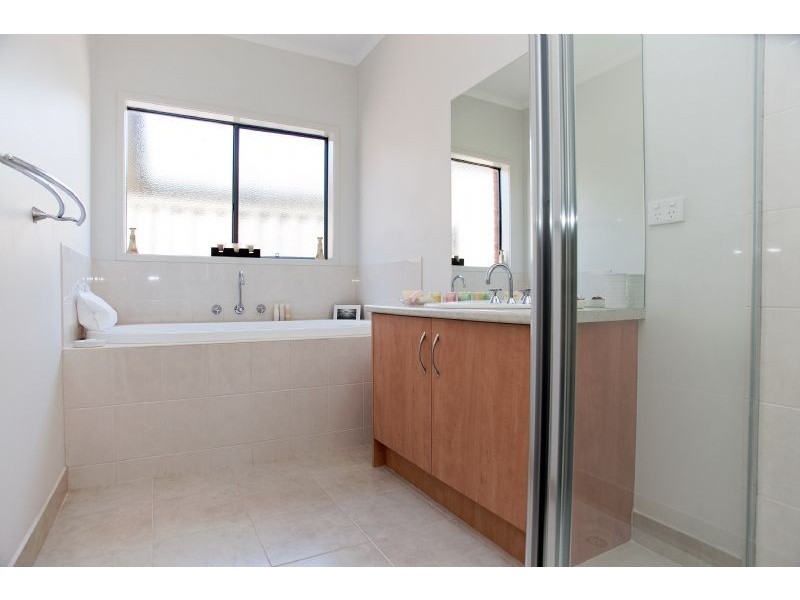 5 Moray Street, Craigieburn VIC 3064