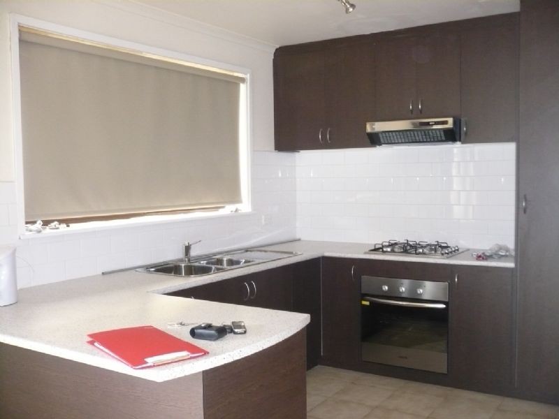 92 Langdon Cres, Craigieburn VIC 3064