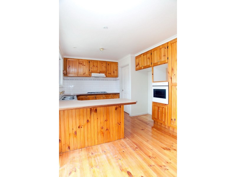 18 Milburn Place, Craigieburn VIC 3064
