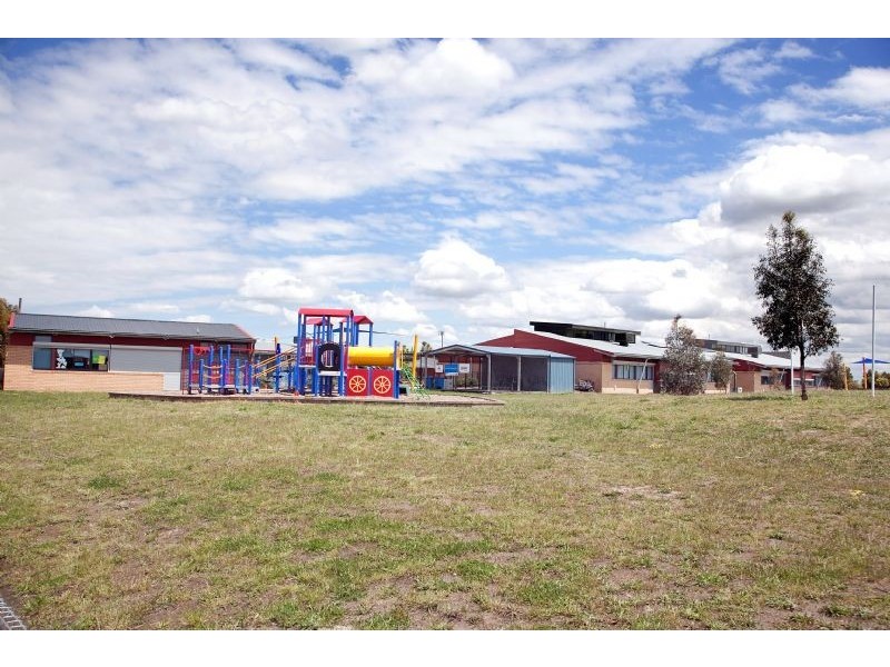 30 Kennedy Parade, Roxburgh Park VIC 3064