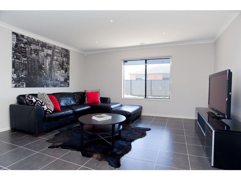 20 Holman Avenue, Craigieburn VIC 3064