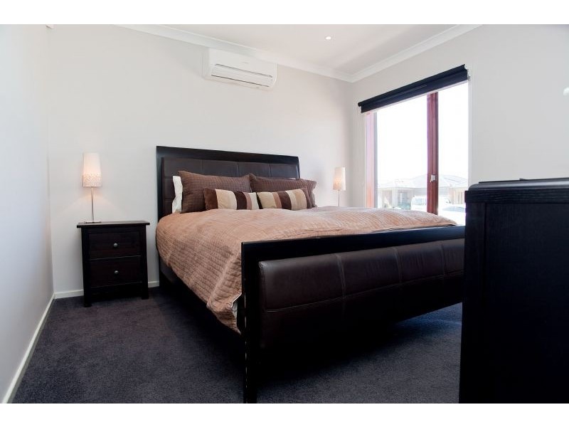 20 Holman Avenue, Craigieburn VIC 3064