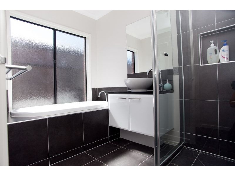 20 Holman Avenue, Craigieburn VIC 3064