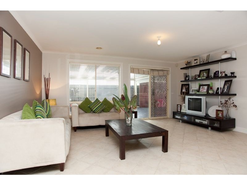 10 Armstrong Court, Roxburgh Park VIC 3064