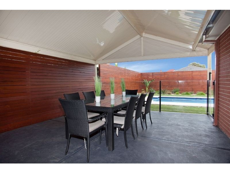10 Armstrong Court, Roxburgh Park VIC 3064