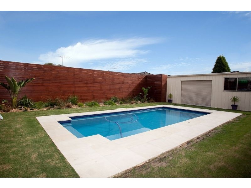 10 Armstrong Court, Roxburgh Park VIC 3064