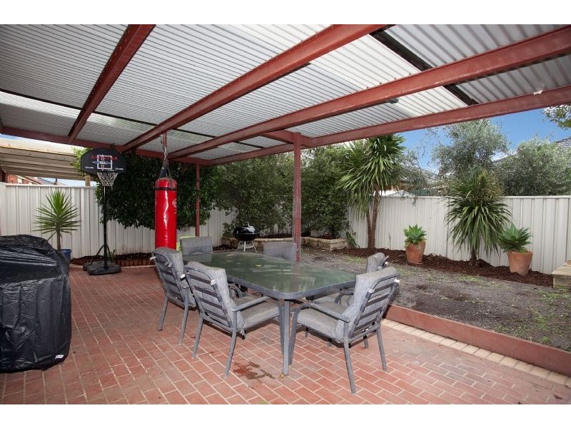 10 Stoneleigh Place, Craigieburn VIC 3064