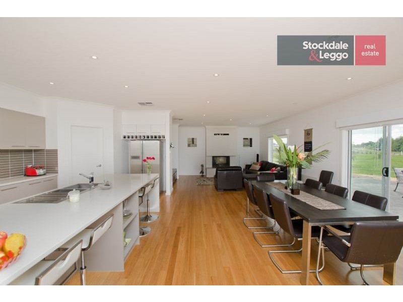 16 Jolly Lane, Mickleham VIC 3064