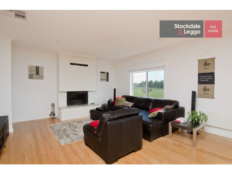 16 Jolly Lane, Mickleham VIC 3064