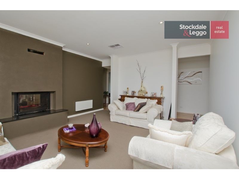16 Jolly Lane, Mickleham VIC 3064