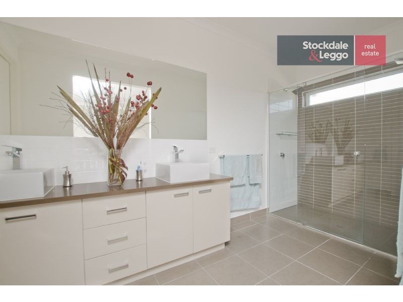 16 Jolly Lane, Mickleham VIC 3064