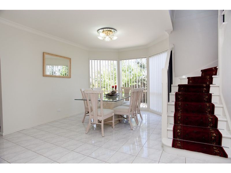 25 McIntyre Avenue, Roxburgh Park VIC 3064