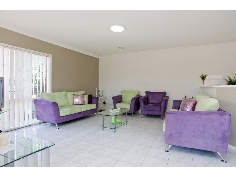 25 McIntyre Avenue, Roxburgh Park VIC 3064