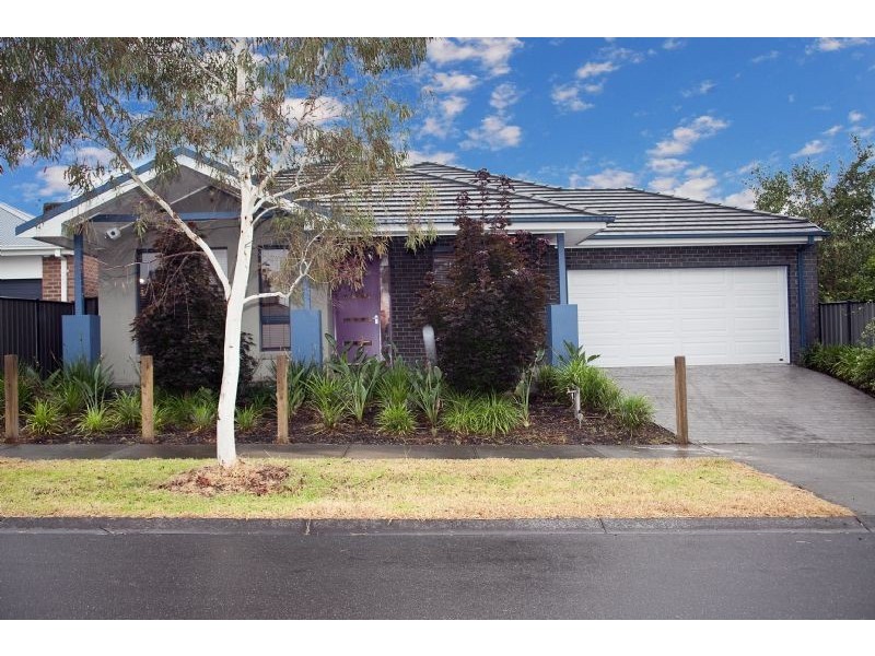 5 Nottingham Close, Craigieburn VIC 3064