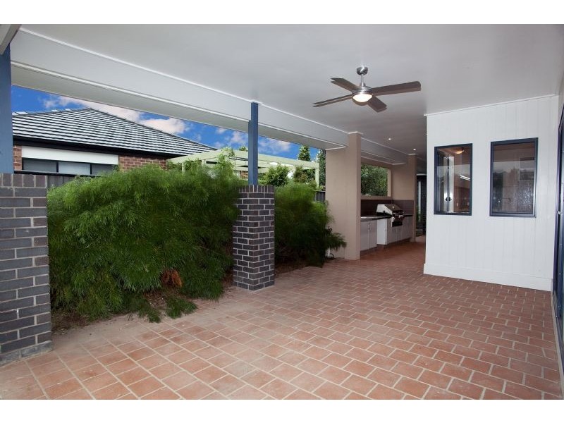 5 Nottingham Close, Craigieburn VIC 3064