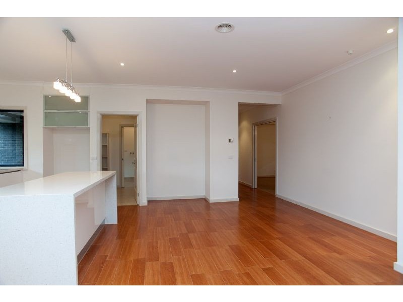 5 Nottingham Close, Craigieburn VIC 3064