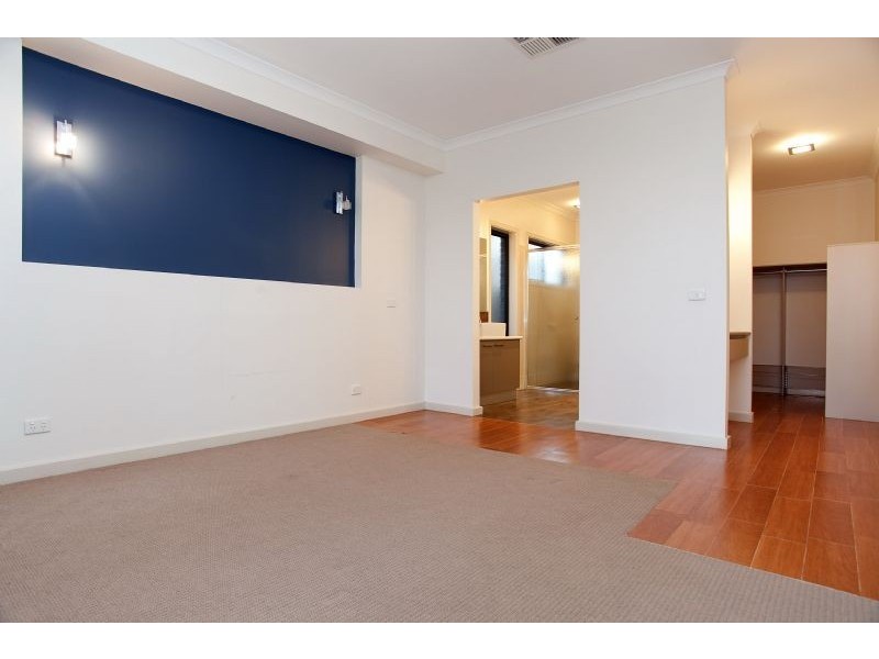 5 Nottingham Close, Craigieburn VIC 3064