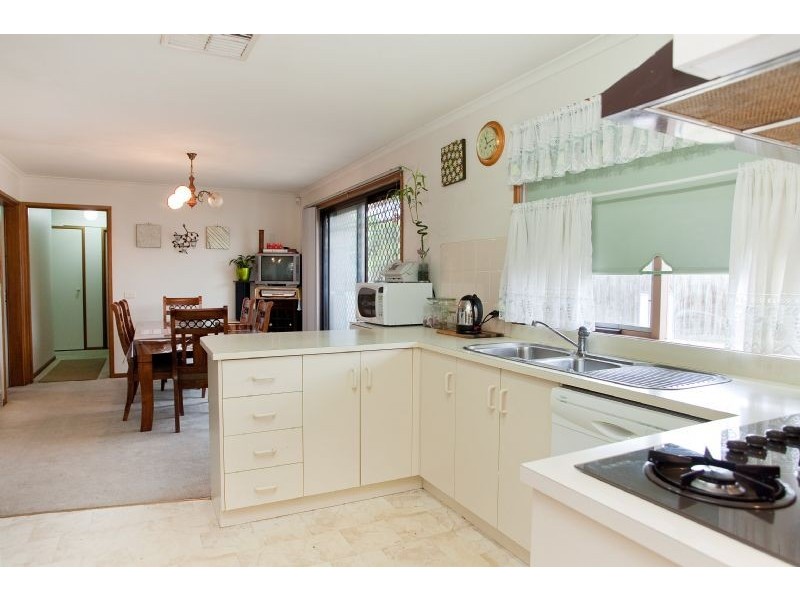 32 Newlyn Drive, Craigieburn VIC 3064