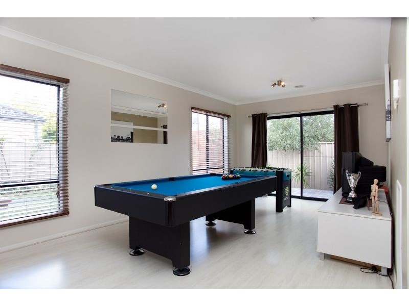 2 Berrima Close, Craigieburn VIC 3064