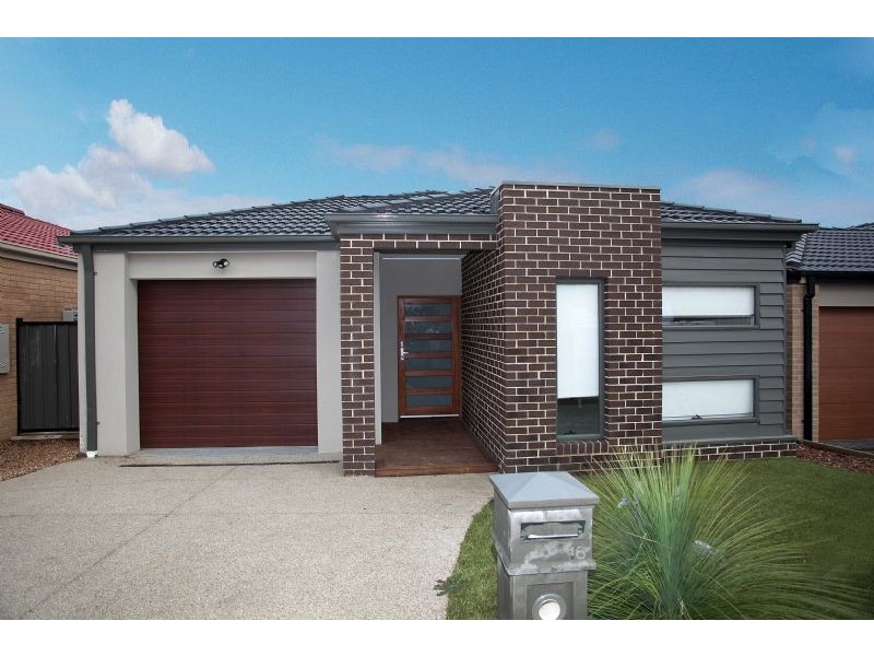 16 Kensley Circuit, Craigieburn VIC 3064