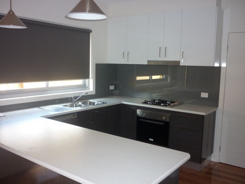 2/14 Wattleglen Street, Craigieburn VIC 3064