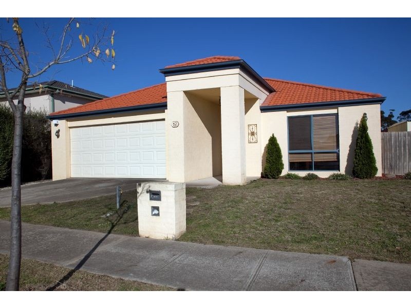 62 McKenzie Crescent, Roxburgh Park VIC 3064