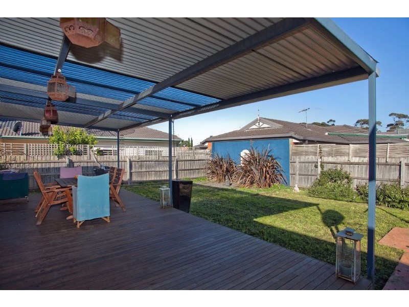 62 McKenzie Crescent, Roxburgh Park VIC 3064
