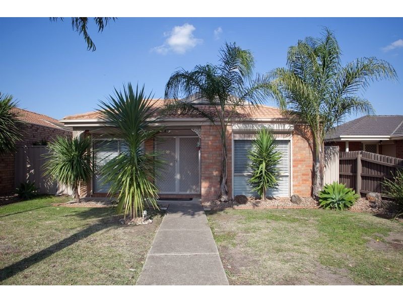 9 Marsden Walk, Roxburgh Park VIC 3064