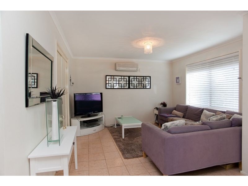 9 Marsden Walk, Roxburgh Park VIC 3064