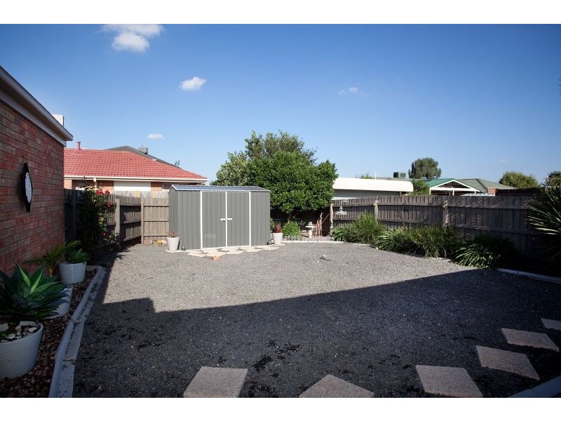 9 Marsden Walk, Roxburgh Park VIC 3064